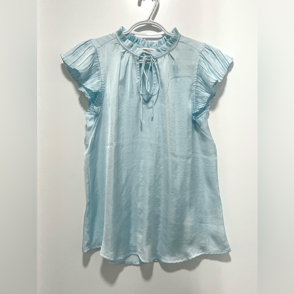 🟣2/$20 Lucky & Coco Blue Ruffle Neck Blouse (size S)